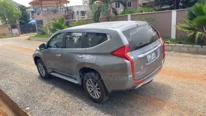 Mitsubishi Pajero Sport 2017 Silver