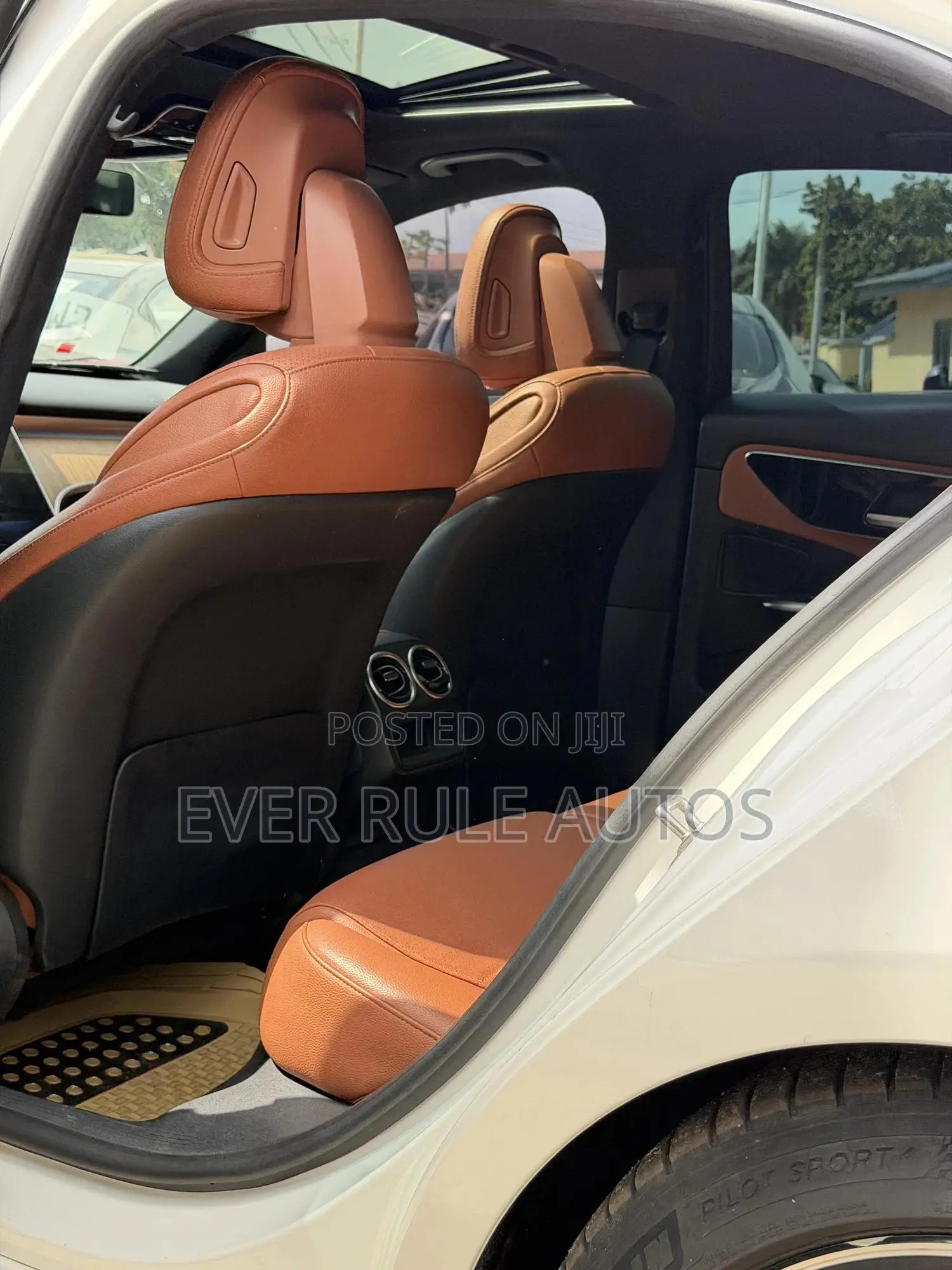 Mercedes-Benz C300 2022 White