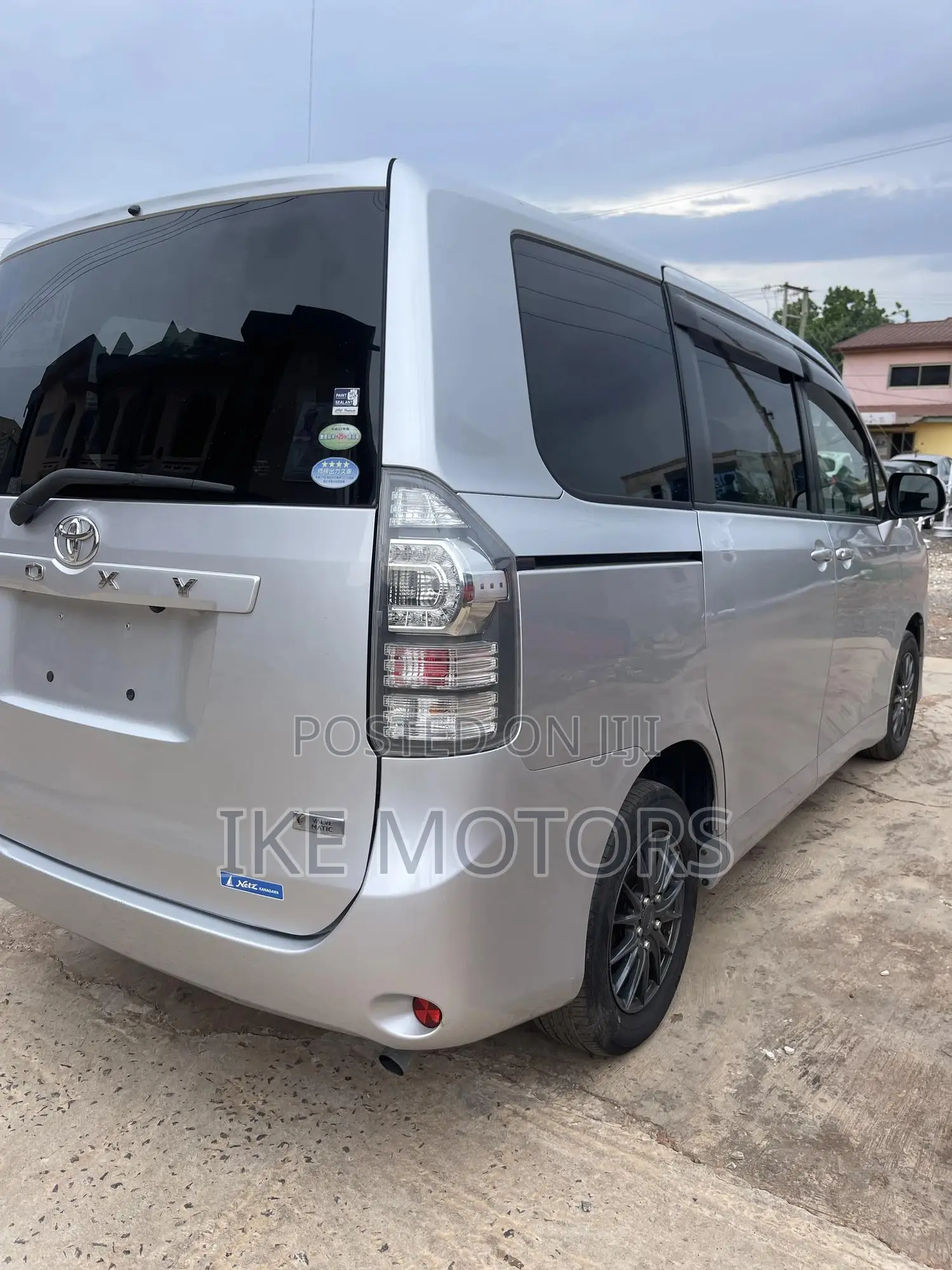 Toyota Voxy 2012 Silver