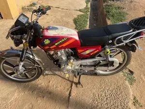 New Royal RY125 2026 Red