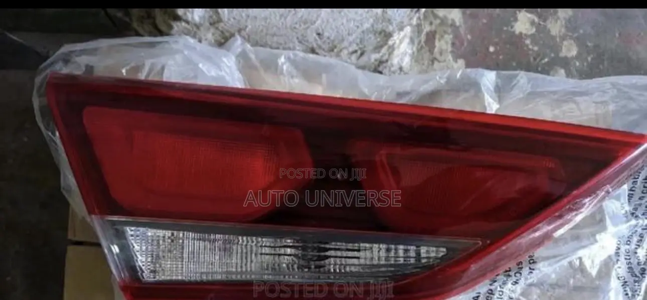Hyundai Elantra 2017, 18 Bootlight