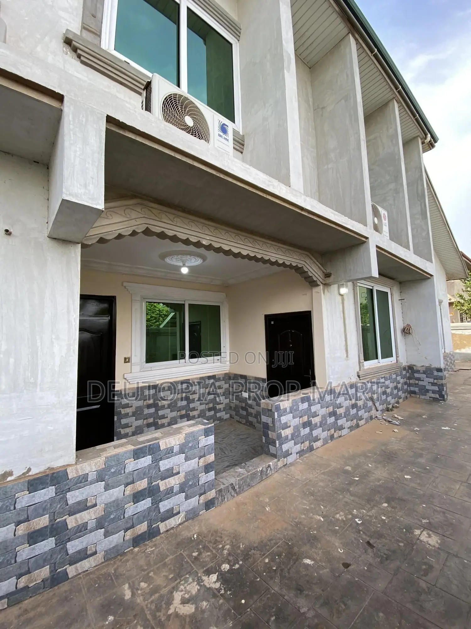 2bdrm Apartment in Delords Villa, Tema Metropolitan for rent