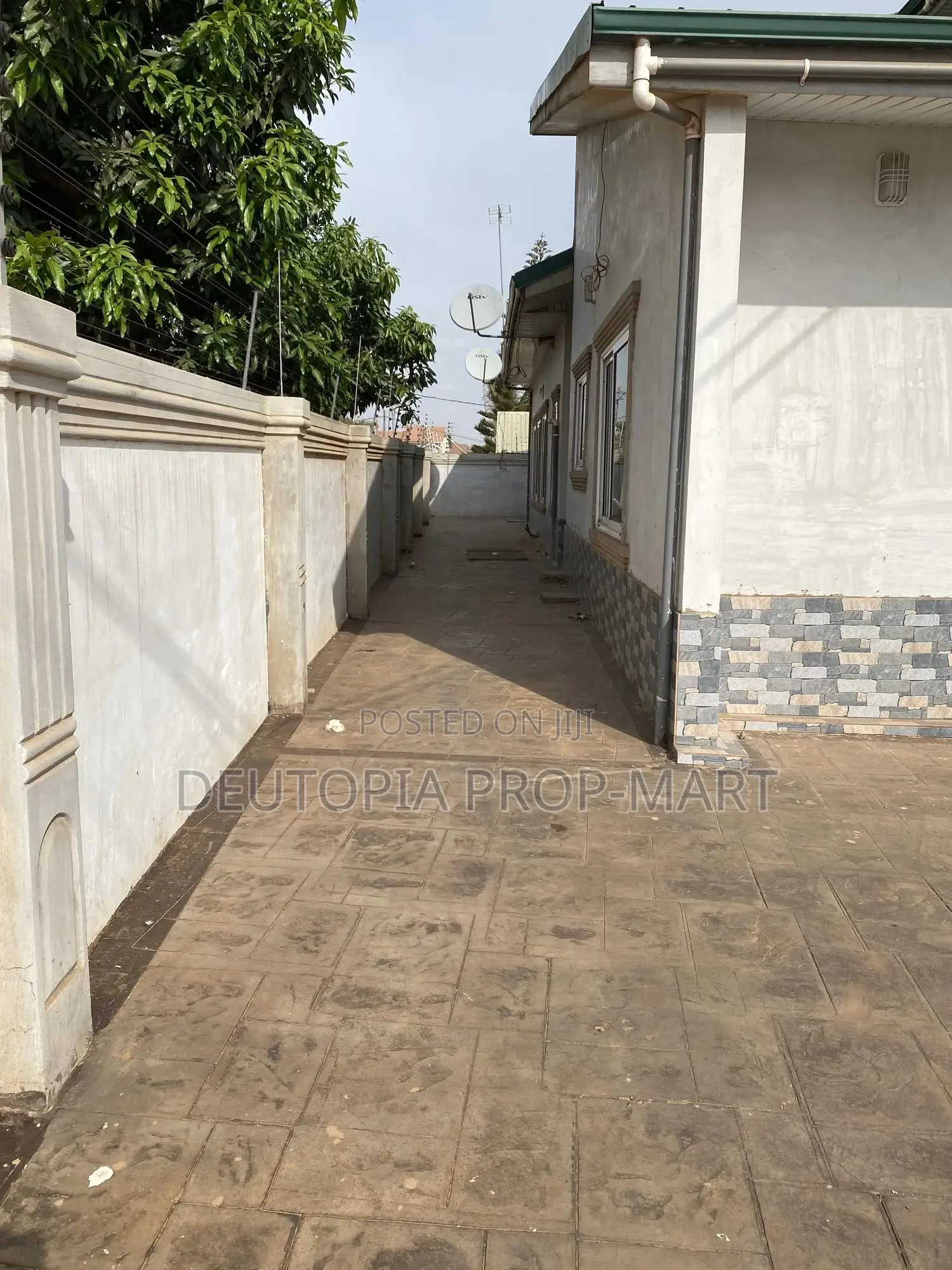 2bdrm Apartment in Delords Villa, Tema Metropolitan for rent