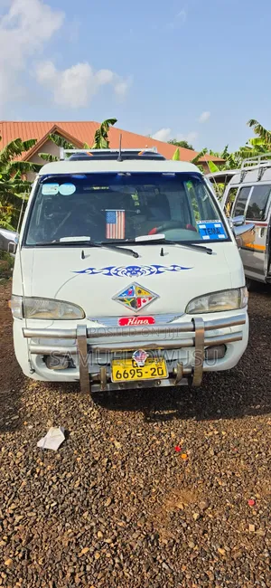 Hyundai H-100 2004 White