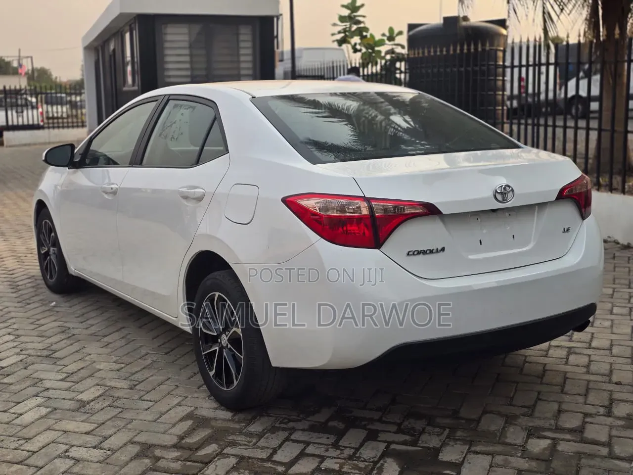 Toyota Corolla L (1.8L 4cyl 2A) 2019 White