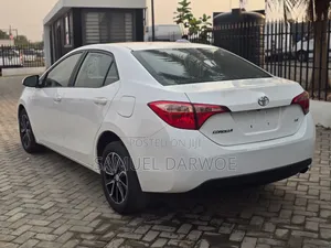 Toyota Corolla L (1.8L 4cyl 2A) 2019 White