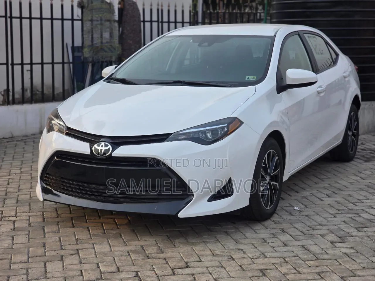 Toyota Corolla L (1.8L 4cyl 2A) 2019 White