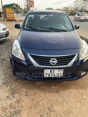 Nissan Versa 1.6 SL Sedan 2012 Blue
