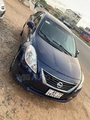 Nissan Versa 1.6 SL Sedan 2012 Blue
