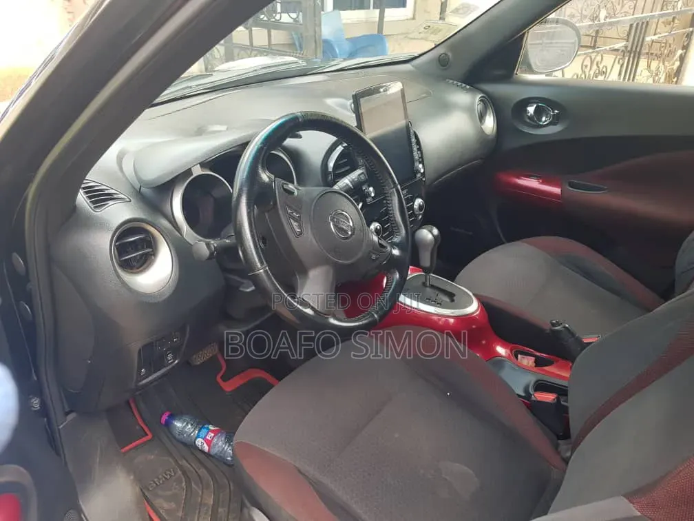 Nissan Juke SV 4dr Hatchback AWD (1.6L 4cyl Turbo CVT) 2014 Black