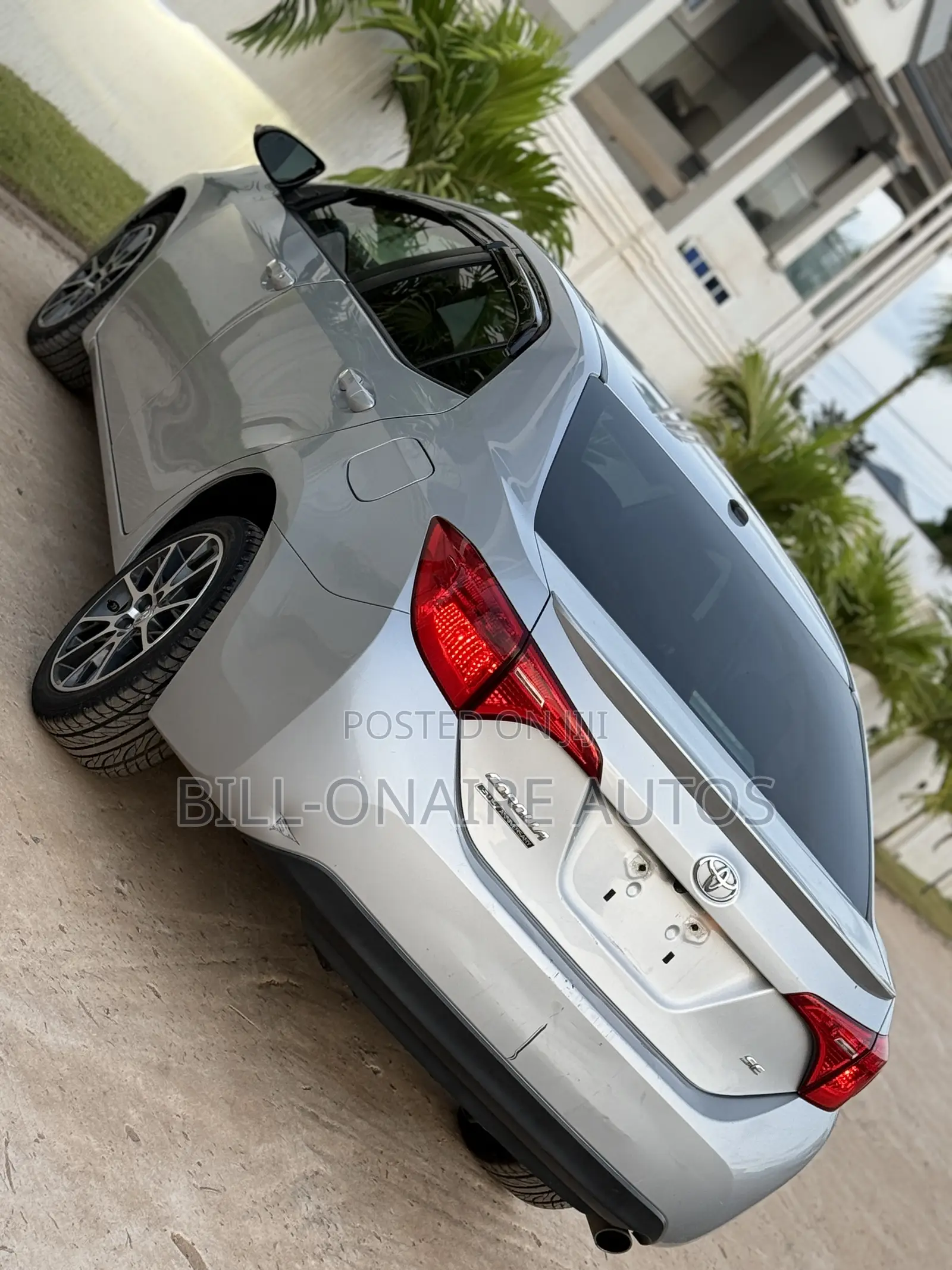 Toyota Corolla SE Special Edition 4dr Sedan (1.8L 4cyl CVT) 2017 Silver