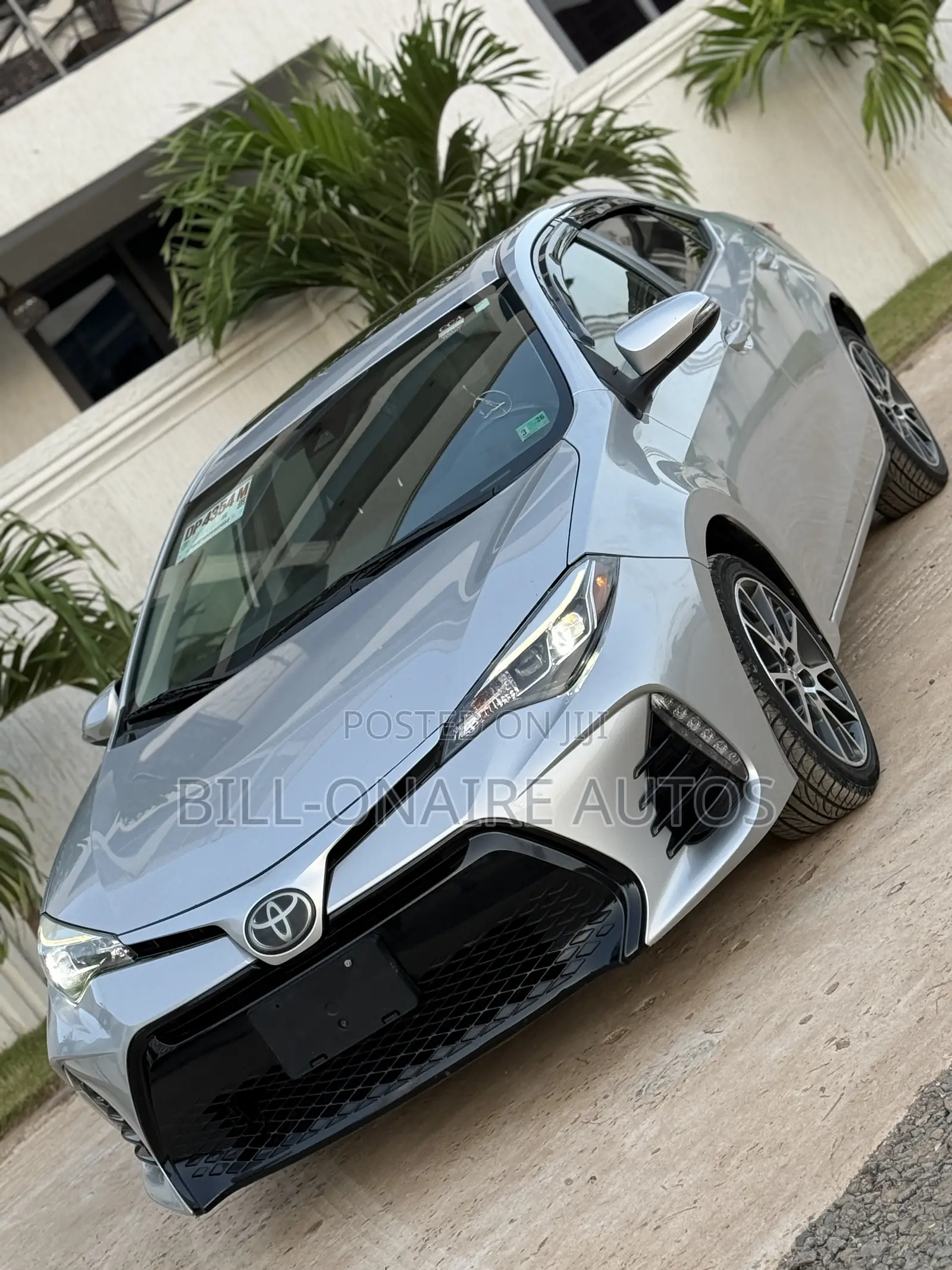 Toyota Corolla SE Special Edition 4dr Sedan (1.8L 4cyl CVT) 2017 Silver