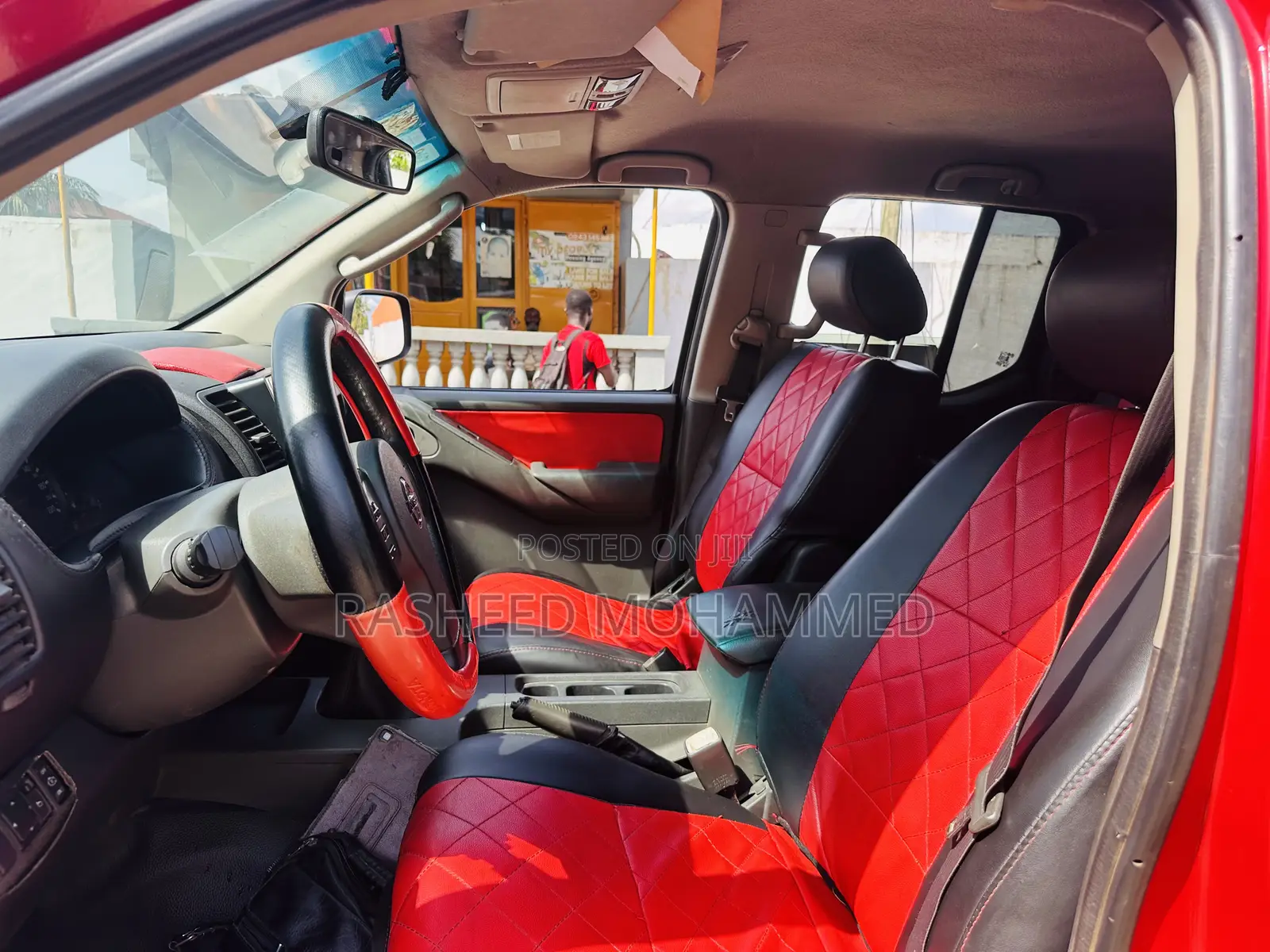 Nissan Navara 2010 Red