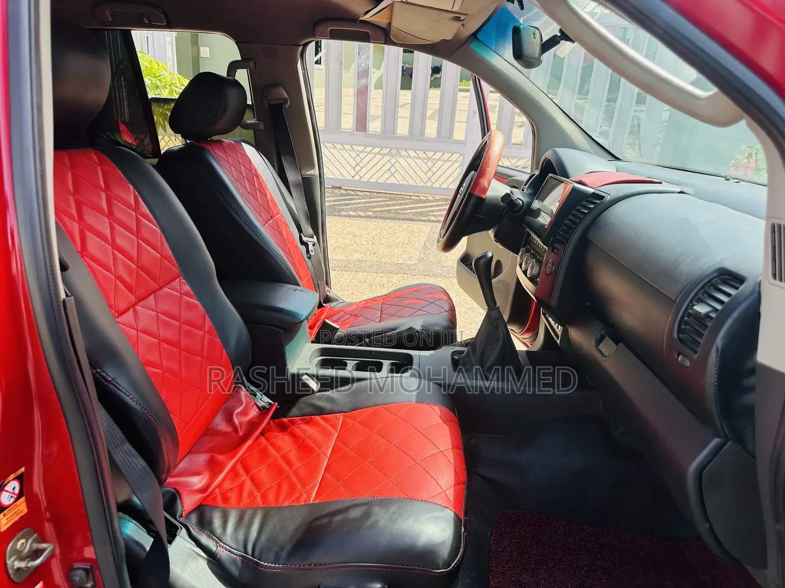 Nissan Navara 2010 Red