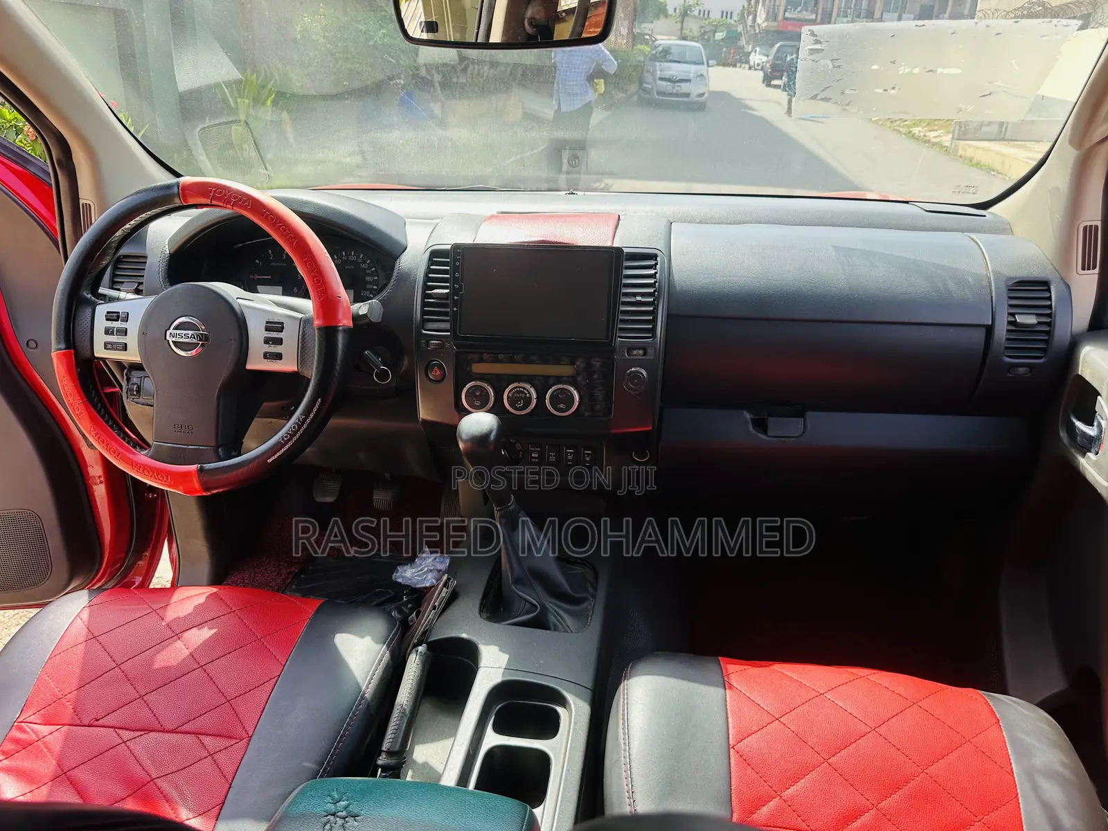 Nissan Navara 2010 Red
