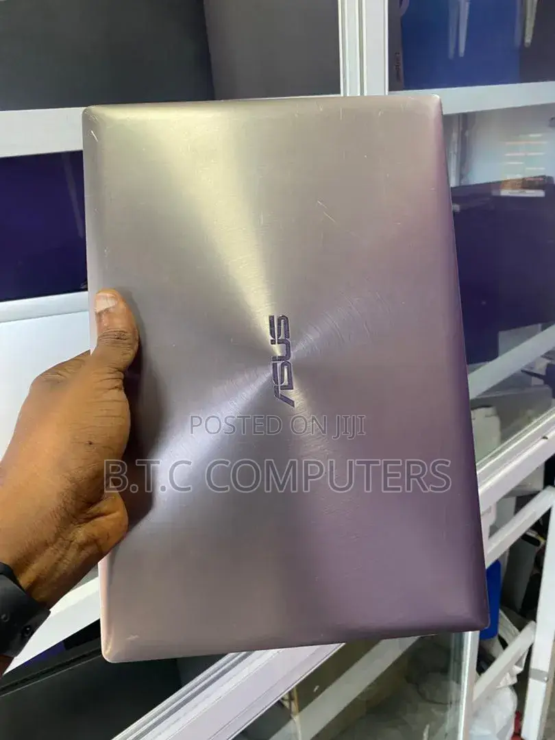 Laptop Asus ZenBook UX303UA 8GB Intel Core i3 SSD 256GB