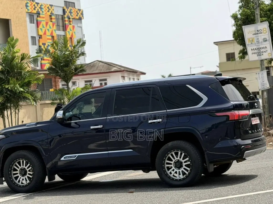 Toyota Sequoia Capstone 4WD 2024 Blue