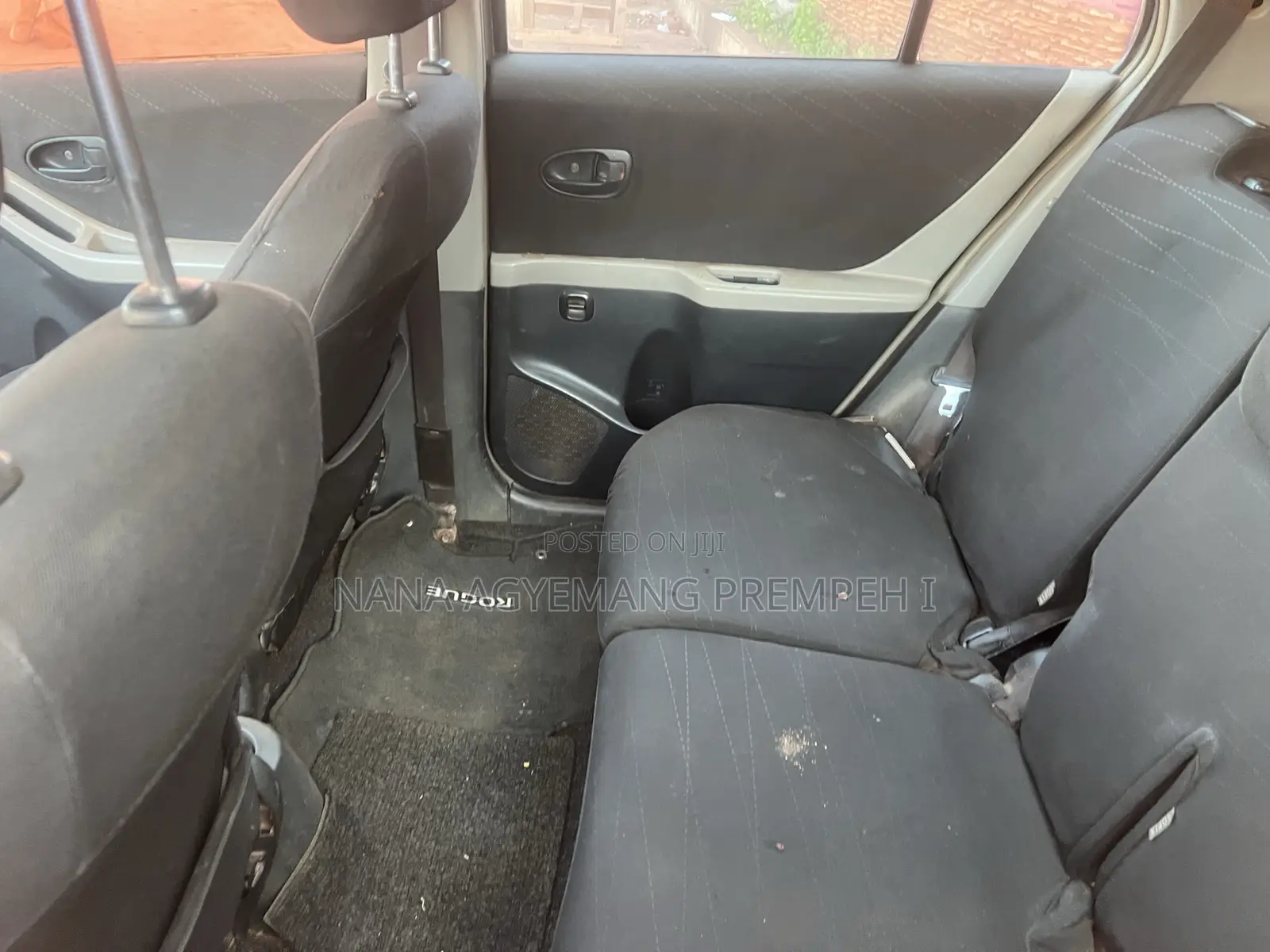 Toyota Yaris Base Hatchback 5dr 2010 Silver