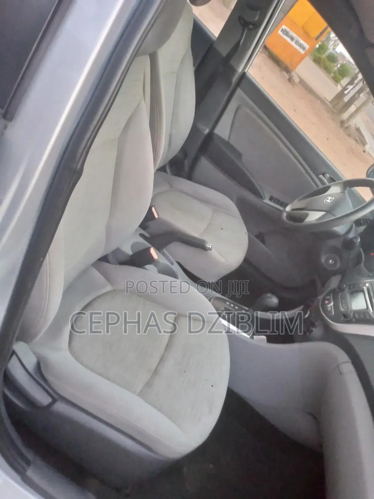 Hyundai Accent SE Hatchback 2016 Silver