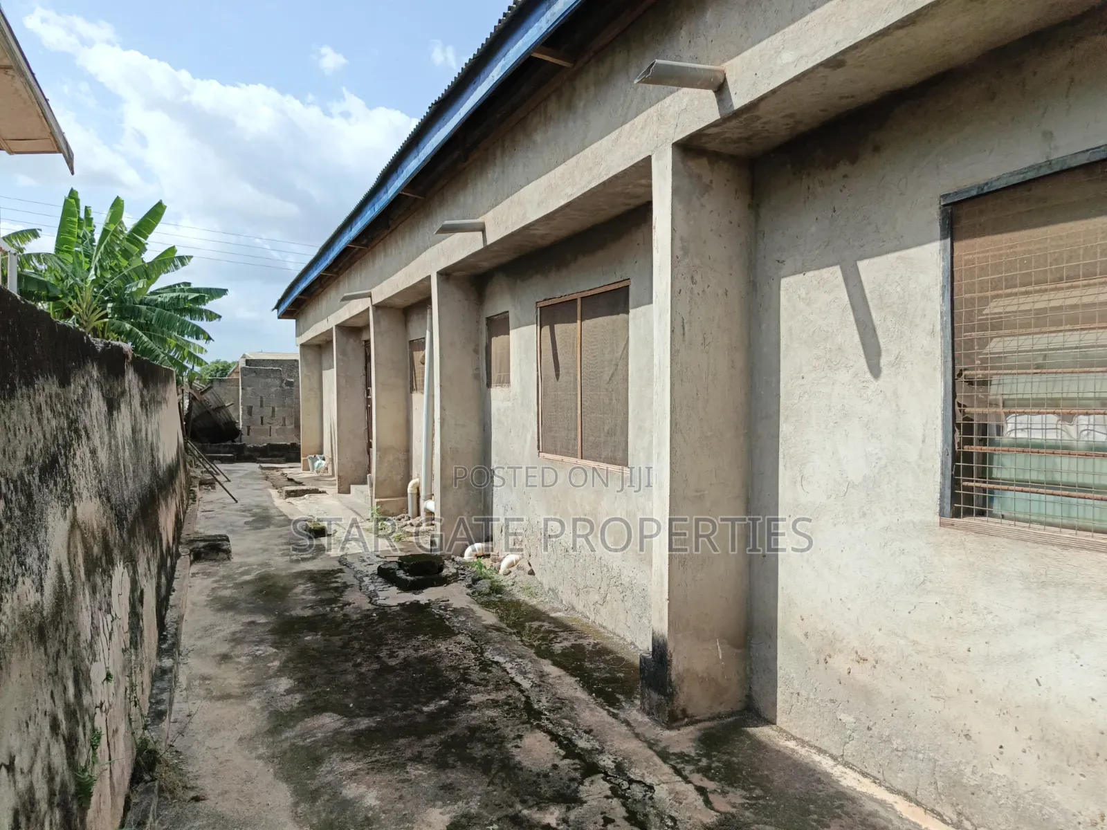 5bdrm House in Kenyasi Abrem New, Kumasi Metropolitan for sale