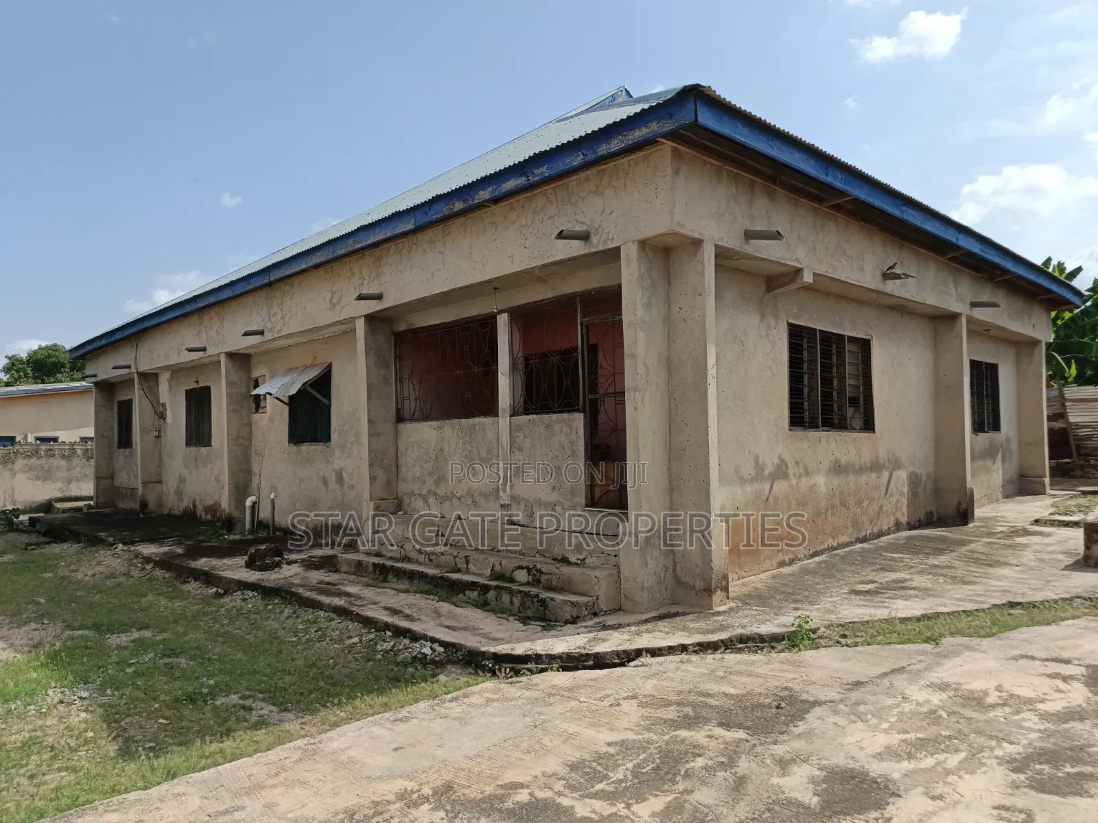 5bdrm House in Kenyasi Abrem New, Kumasi Metropolitan for sale