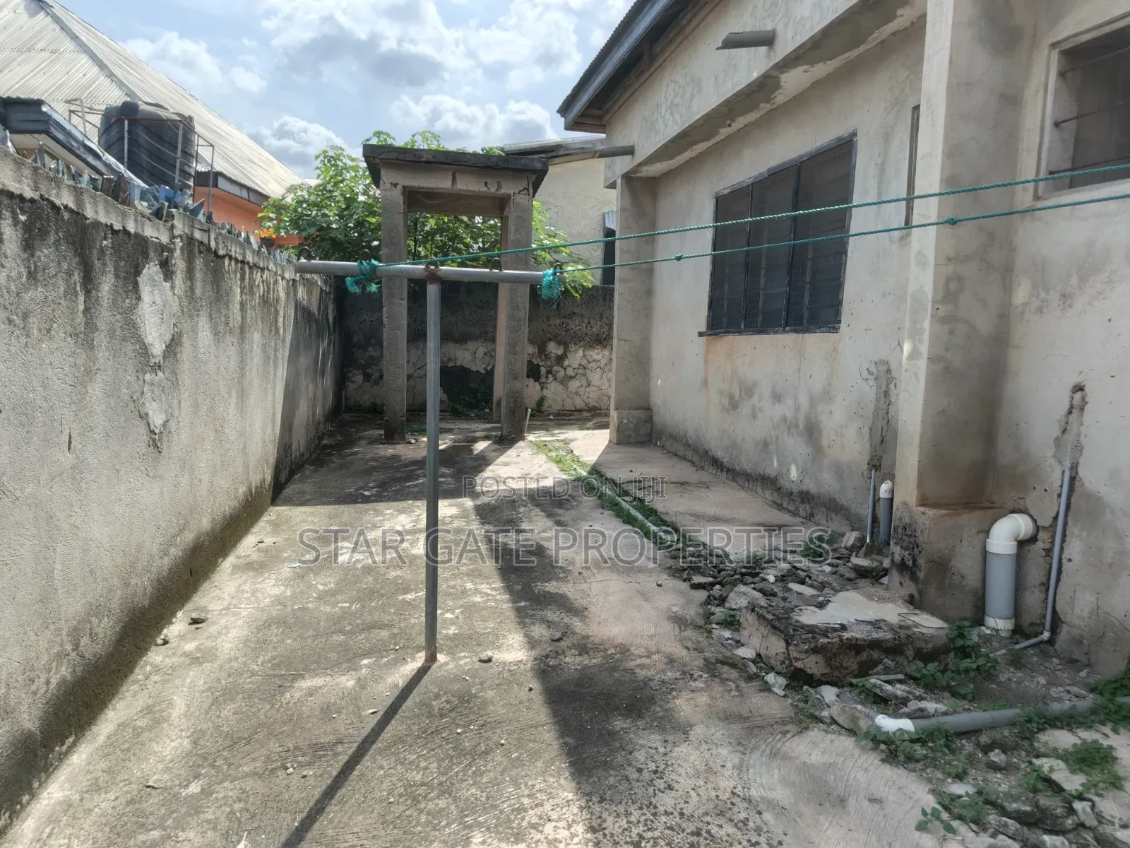 5bdrm House in Kenyasi Abrem New, Kumasi Metropolitan for sale