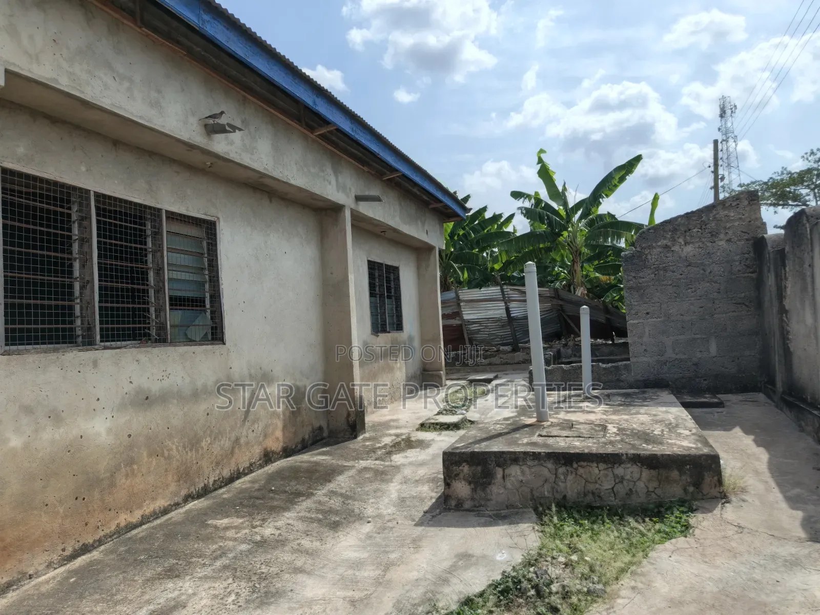 5bdrm House in Kenyasi Abrem New, Kumasi Metropolitan for sale