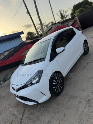 Toyota Vitz 1.3 FWD 5dr 2015 White