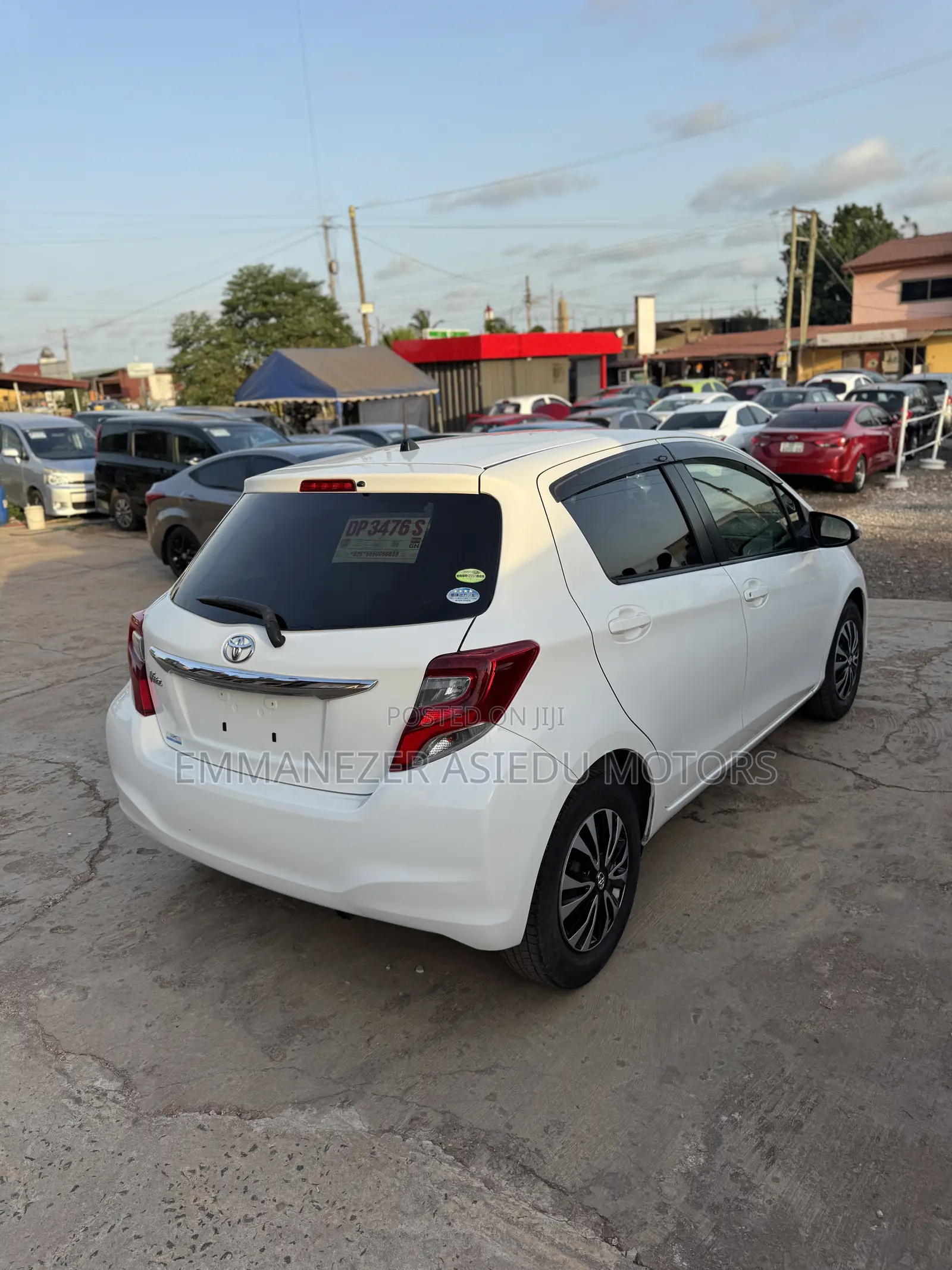 Toyota Vitz 1.3 FWD 5dr 2015 White