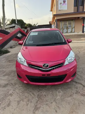 Toyota Vitz 1.3 FWD 5dr 2013 Pink