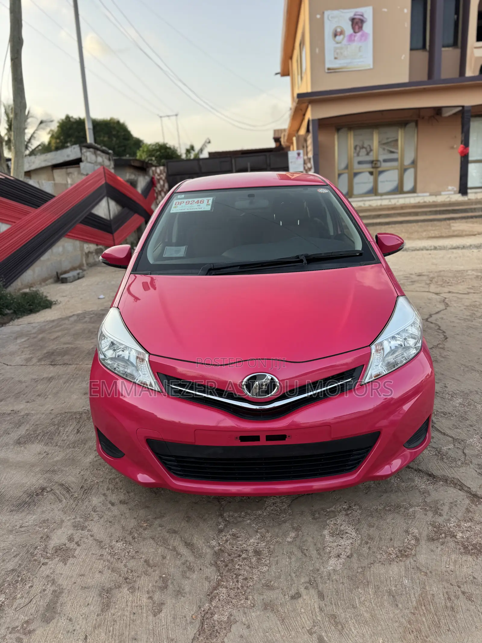 Toyota Vitz 1.3 FWD 5dr 2013 Pink