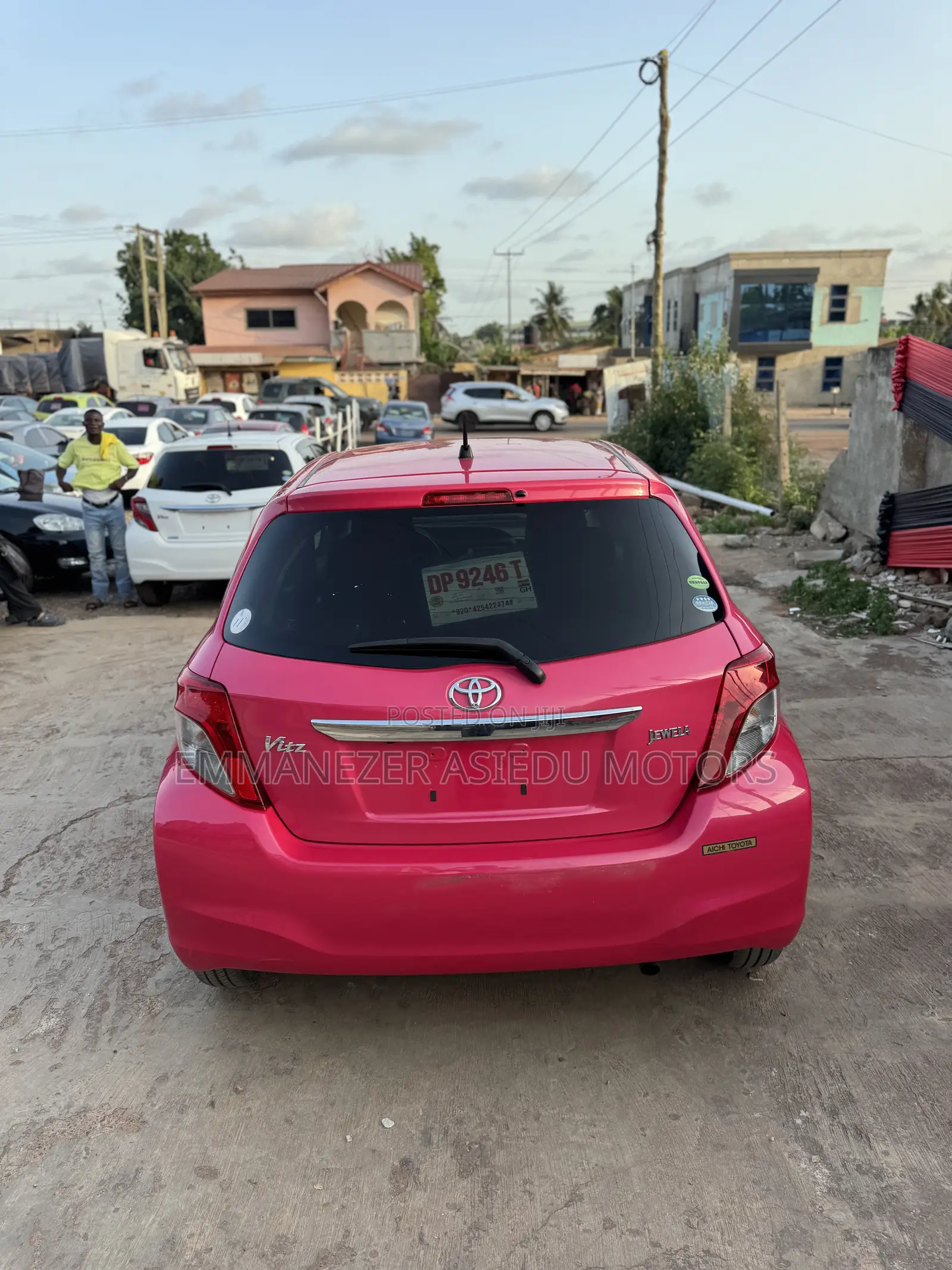 Toyota Vitz 1.3 FWD 5dr 2013 Pink
