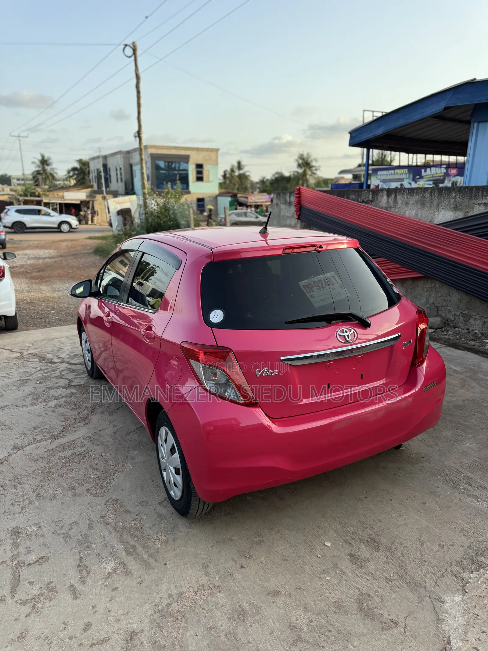 Toyota Vitz 1.3 FWD 5dr 2013 Pink