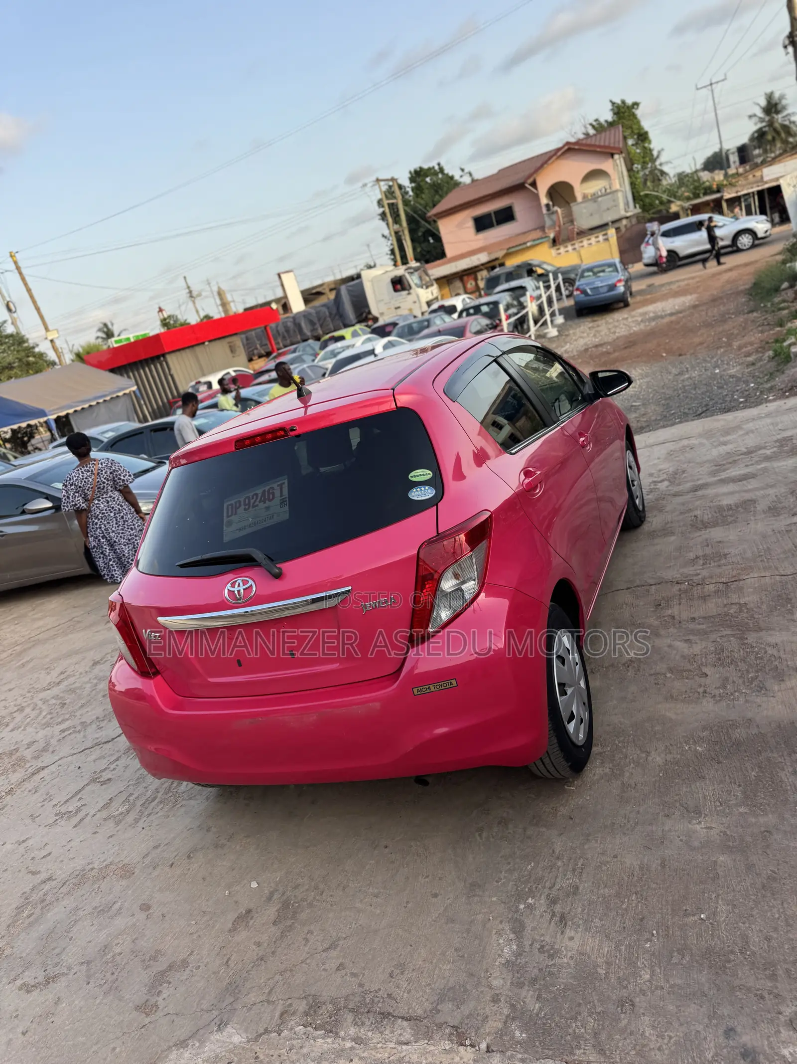 Toyota Vitz 1.3 FWD 5dr 2013 Pink