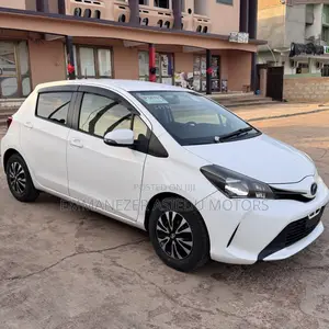 Toyota Vitz 1.3 FWD 5dr 2014 White