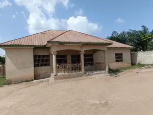 4bdrm House in Kenyasi Nwamasi., Kumasi Metropolitan for sale