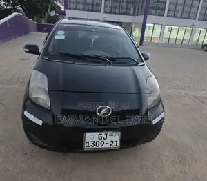 Toyota Vitz 1.3 FWD 3dr 2010 Black