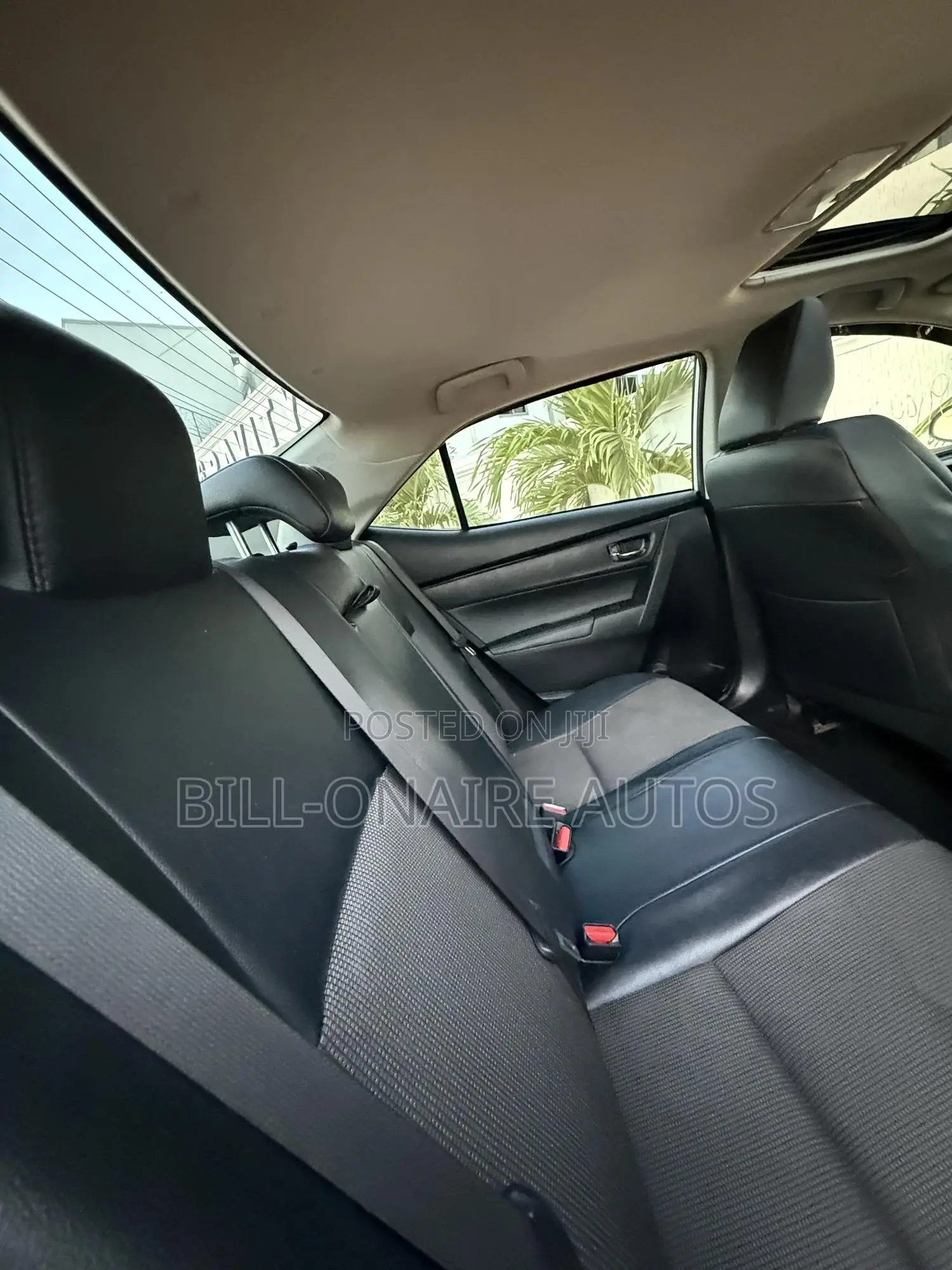 Toyota Corolla SE Special Edition 4dr Sedan (1.8L 4cyl CVT) 2017 Silver