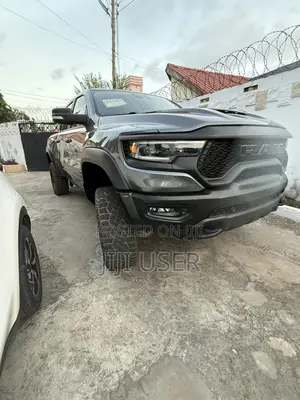 RAM 1500 TRX Crew Cab 4WD SB 2023 Brown