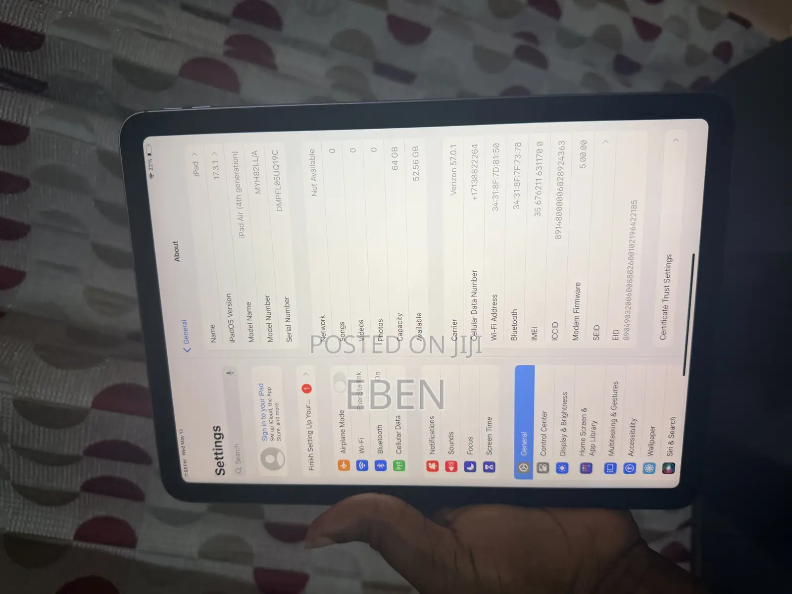 Apple iPad Air (2022) 64 GB Gray