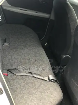 Toyota Vitz 2010 White
