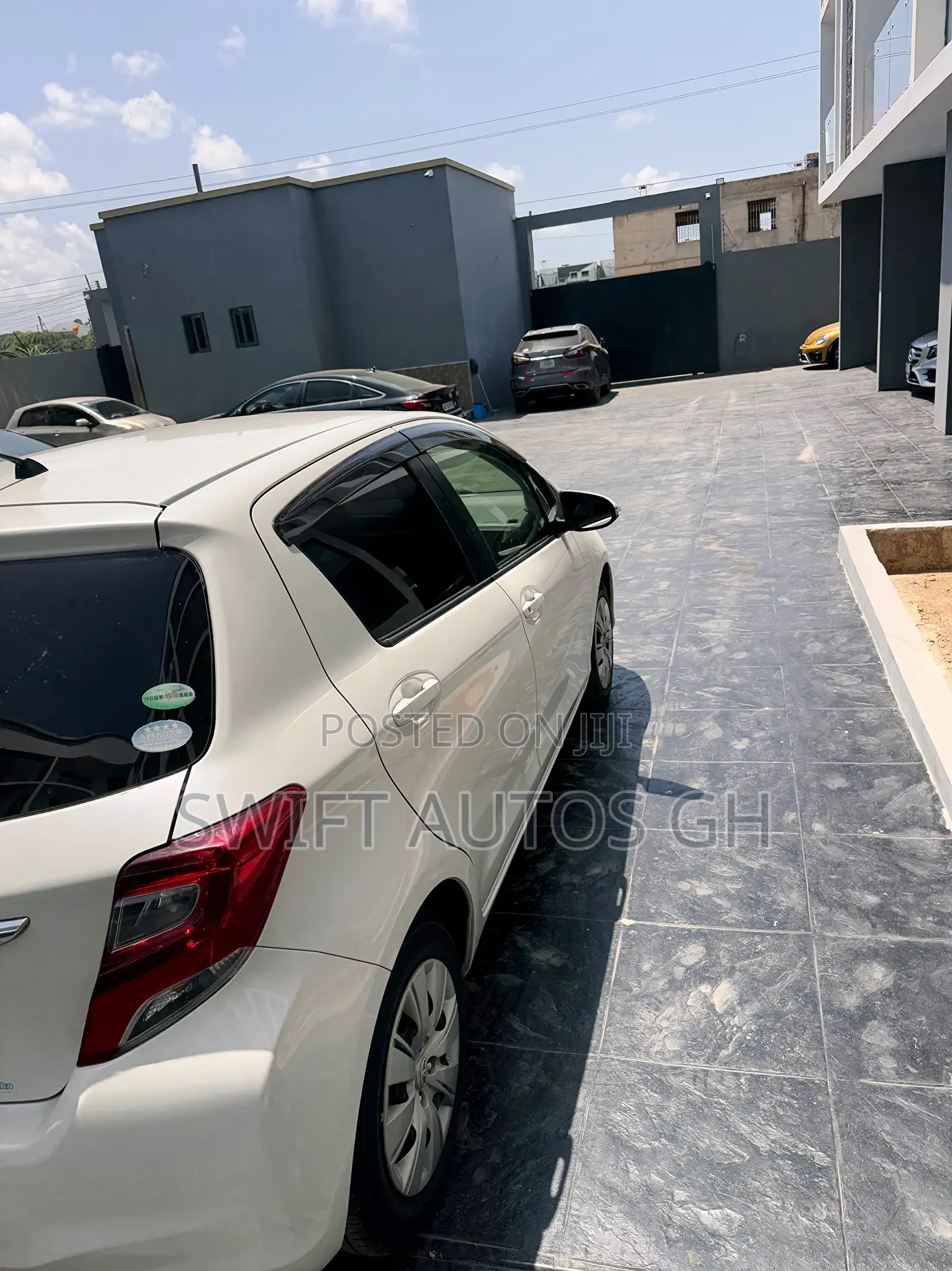 Toyota Vitz 1.3 FWD 5dr 2016 White