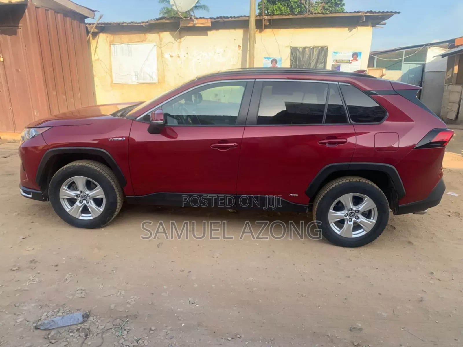 Toyota RAV4 XLE 2021 Red