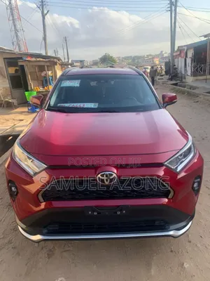 Toyota RAV4 XLE 2021 Red