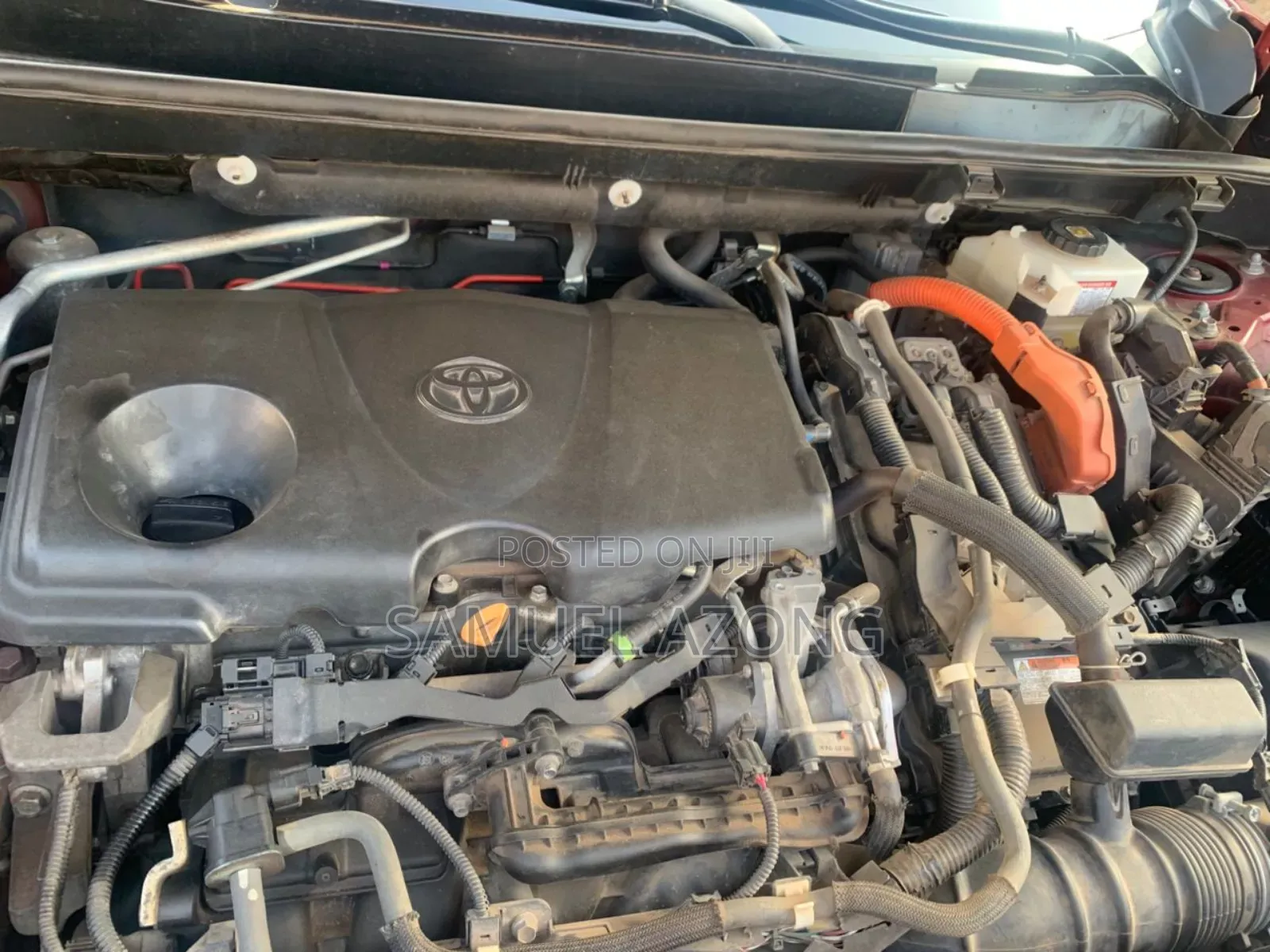 Toyota RAV4 XLE 2021 Red
