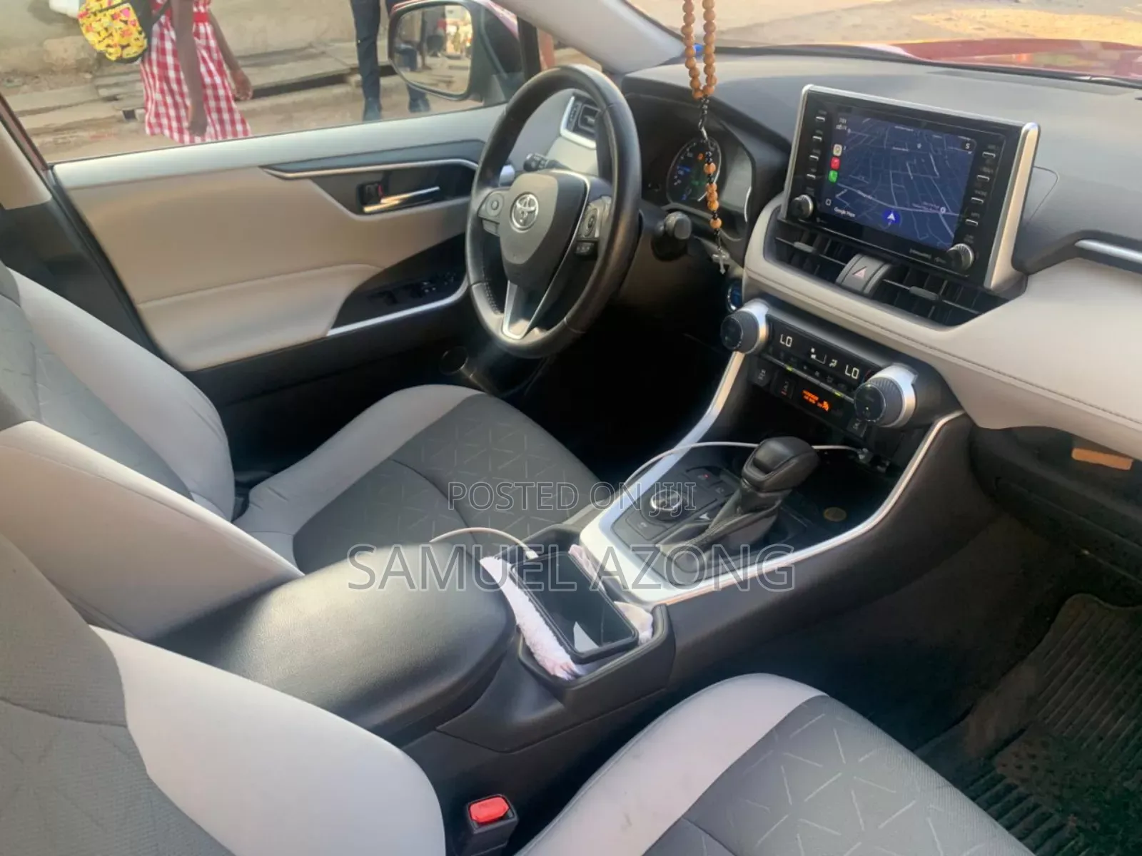 Toyota RAV4 XLE 2021 Red