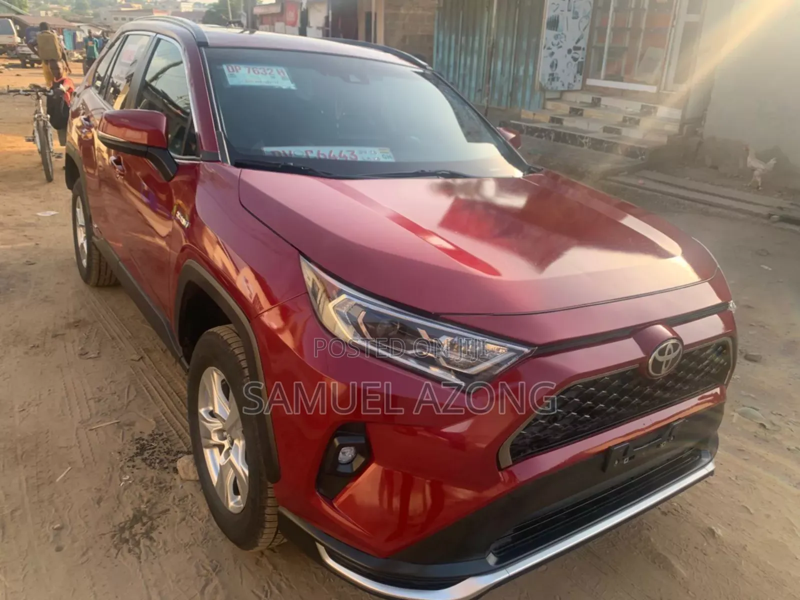 Toyota RAV4 XLE 2021 Red