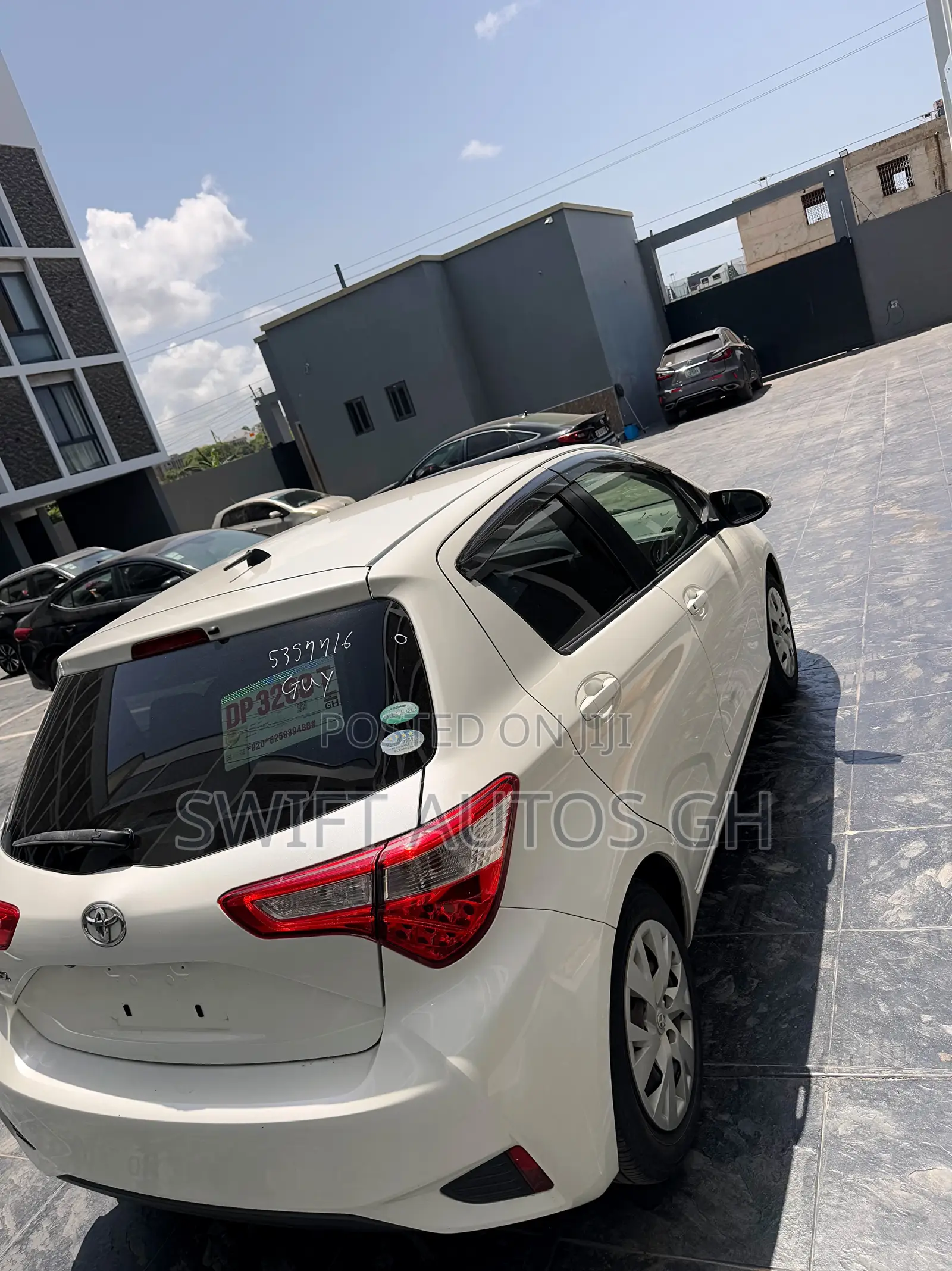 Toyota Vitz 1.3 FWD 5dr 2018 White