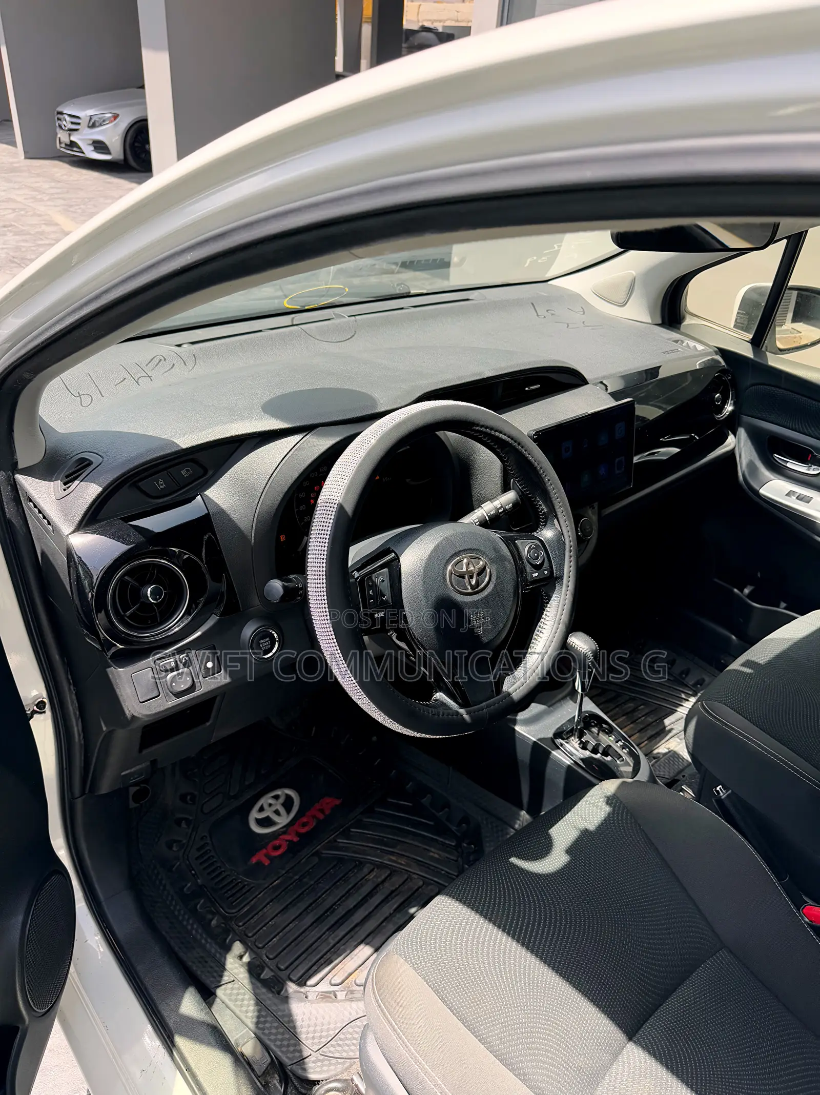 Toyota Vitz 1.3 FWD 5dr 2018 White
