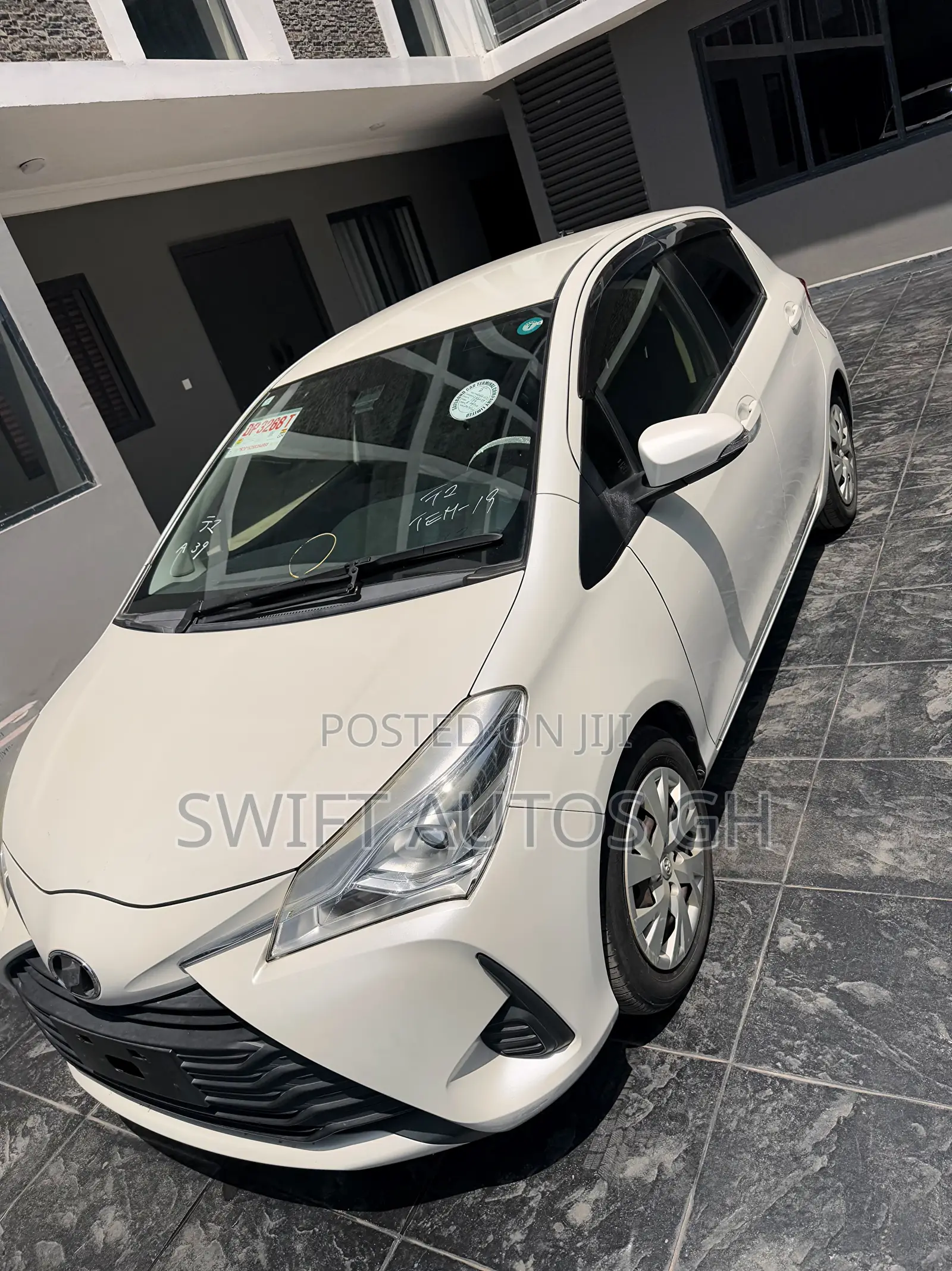 Toyota Vitz 1.3 FWD 5dr 2018 White